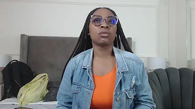 NatashaSilver online show from October 18, 2025, 1:02 pm