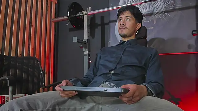 Snapshot of DimitriDeluxe chatting on November 7, 2025, 7:51 pm DimitriDeluxe online show from November 7, 2025, 7:51 pm