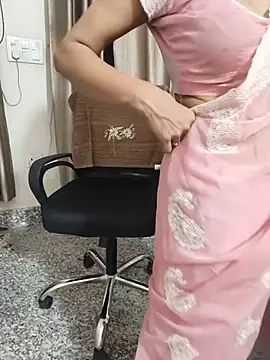 Snapshot of Shalu_G chatting on July 3, 2026, 4:35 pm Shalu G online show from July 3, 2026, 4:35 pm