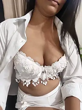 Snapshot of Shalu_G chatting on June 27, 2026, 5:35 am Shalu G online show from June 27, 2026, 5:35 am