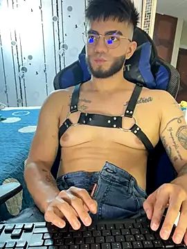 Snapshot of King_Draven3 chatting on December 3, 2025, 7:35 pm King Draven3 online show from December 3, 2025, 7:35 pm