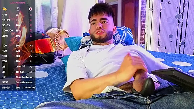 Snapshot of King_Draven3 chatting on November 22, 2025, 7:35 pm King Draven3 online show from November 22, 2025, 7:35 pm