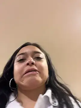 Emily Rivers  online show from March 19, 2026, 1:44 pm