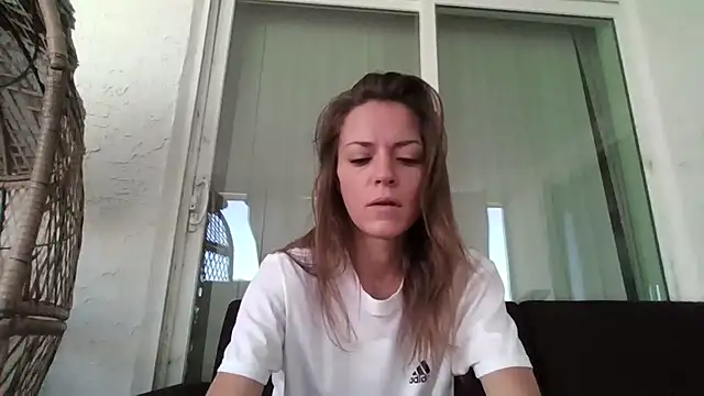 Snapshot of LaylaRainVIP chatting on September 13, 2025, 2:39 pm LaylaRainVIP online show from September 13, 2025, 2:39 pm