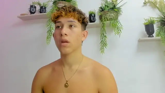 Angel superhuge online show from October 24, 2025, 9:14 pm