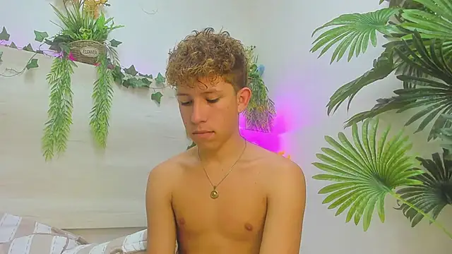 Angel superhuge online show from November 14, 2025, 7:17 pm