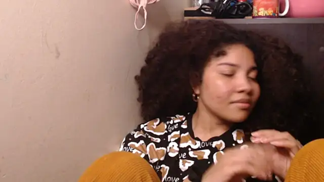 madelene online show from November 17, 2025, 1:20 am