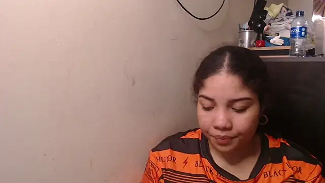 madelene online show from November 10, 2025, 4:28 am