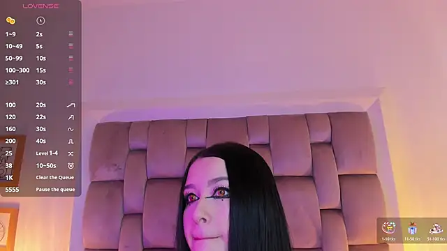 Snapshot of Dannika07 chatting on November 12, 2025, 3:32 am Dannika07 online show from November 12, 2025, 3:32 am