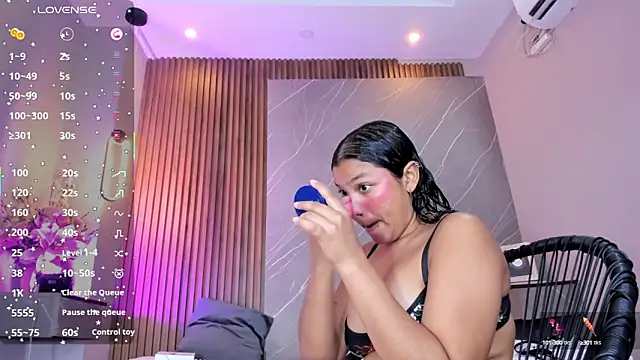 Snapshot of emma__rose1 chatting on October 11, 2025, 2:45 am emma rose1 online show from October 11, 2025, 2:45 am