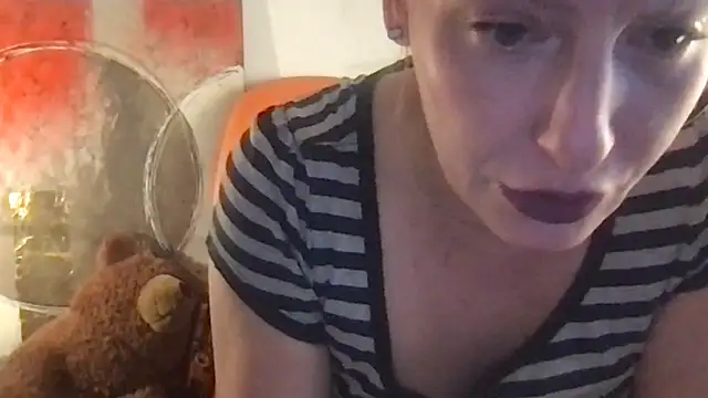 Bembi Trouble online show from November 16, 2025, 8:19 am