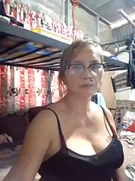Snapshot of SexyHottMom chatting on July 23, 2026, 2:42 am SexyHottMom online show from July 23, 2026, 2:42 am