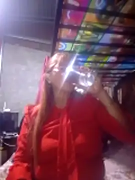 Snapshot of SexyHottMom chatting on February 15, 2026, 1:43 pm SexyHottMom online show from February 15, 2026, 1:43 pm