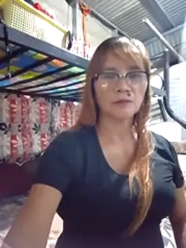 Snapshot of SexyHottMom chatting on July 18, 2026, 12:14 pm SexyHottMom online show from July 18, 2026, 12:14 pm