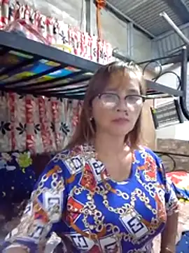 Snapshot of SexyHottMom chatting on August 3, 2026, 11:49 am SexyHottMom online show from August 3, 2026, 11:49 am