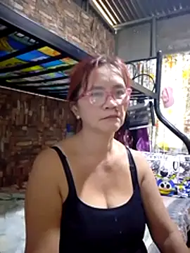 Snapshot of SexyHottMom chatting on March 14, 2026, 4:07 am SexyHottMom online show from March 14, 2026, 4:07 am