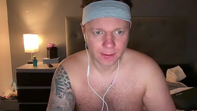 Snapshot of monster_d_2025 chatting on April 10, 2026, 4:52 am monster d 2025 online show from April 10, 2026, 4:52 am