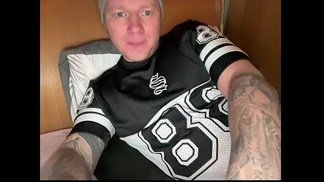 Snapshot of monster_d_2025 chatting on April 13, 2026, 10:25 pm monster d 2025 online show from April 13, 2026, 10:25 pm