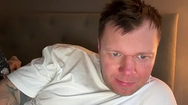 Snapshot of monster_d_2025 chatting on April 3, 2026, 5:58 am monster d 2025 online show from April 3, 2026, 5:58 am