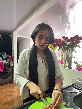 Snapshot of MiaRousexxx_ chatting on February 20, 2026, 6:43 pm MiaRousexxx online show from February 20, 2026, 6:43 pm