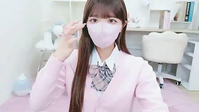 Snapshot of Reina_Fcup chatting on November 14, 2025, 12:42 pm Reina Fcup online show from November 14, 2025, 12:42 pm