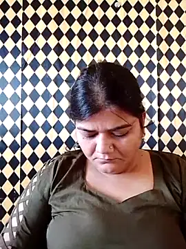 Meenu tiwari online show from October 5, 2025, 9:11 am