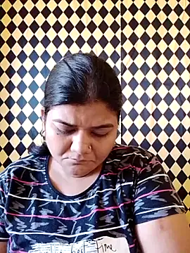 Meenu tiwari online show from October 6, 2025, 9:32 am