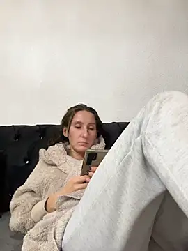 Emilia Mausi online show from March 10, 2026, 8:46 pm