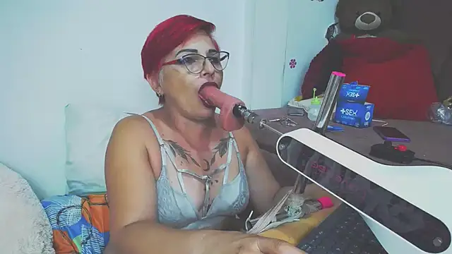 Yeny hot  online show from October 1, 2025, 4:50 am