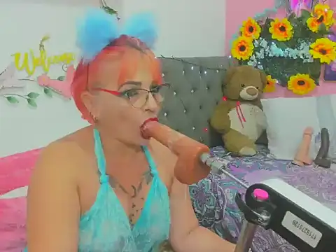 Yeny hot  online show from April 7, 2026, 4:36 am