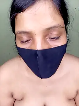 Rose-luckey online show from October 12, 2025, 4:14 am