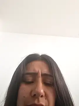 CAROLINE  07 online show from February 2, 2026, 4:39 pm