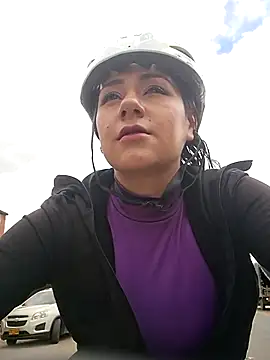 Snapshot of CAROLINE__07 chatting on September 24, 2025, 1:50 pm CAROLINE 07 online show from September 24, 2025, 1:50 pm