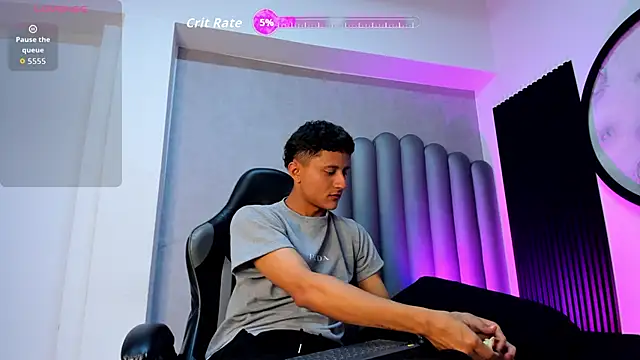 Snapshot of _Leohot_ chatting on November 9, 2025, 3:43 am Leohot online show from November 9, 2025, 3:43 am