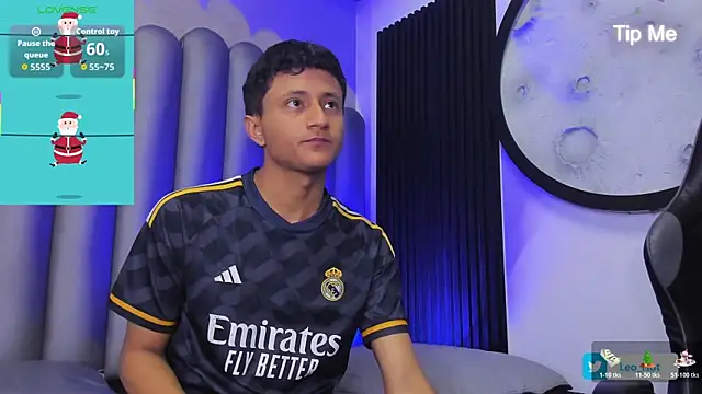 Snapshot of _Leohot_ chatting on December 3, 2025, 4:02 am Leohot online show from December 3, 2025, 4:02 am