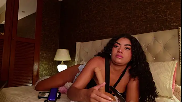 Carly Monroe  online show from December 15, 2025, 9:59 am