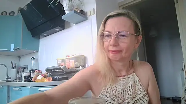 Snapshot of Sweetmurrr chatting on August 6, 2026, 3:12 am Sweetmurrr online show from August 6, 2026, 3:12 am