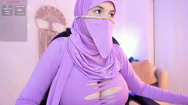 Snapshot of salma_isawwii chatting on December 15, 2025, 2:56 pm salma isawwii online show from December 15, 2025, 2:56 pm