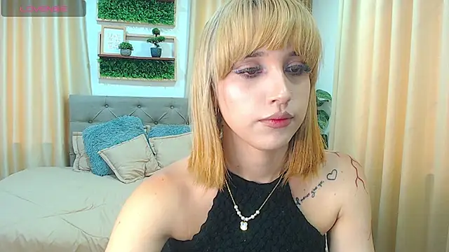 Snapshot of zohet_kriss chatting on October 11, 2025, 2:07 pm zohet kriss online show from October 11, 2025, 2:07 pm