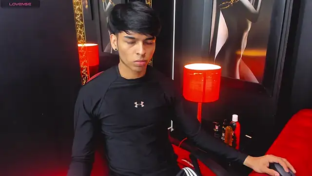 Snapshot of OnlyJos chatting on October 7, 2025, 6:42 pm OnlyJos online show from October 7, 2025, 6:42 pm