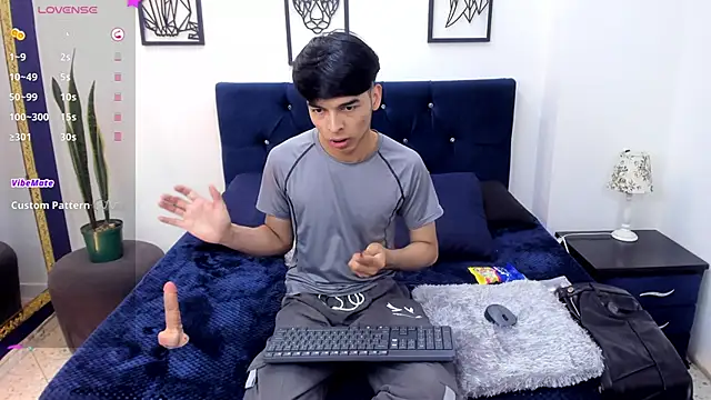 Snapshot of OnlyJos chatting on October 24, 2025, 8:08 pm OnlyJos online show from October 24, 2025, 8:08 pm