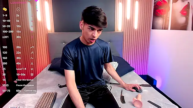 Snapshot of OnlyJos chatting on November 14, 2025, 8:12 pm OnlyJos online show from November 14, 2025, 8:12 pm