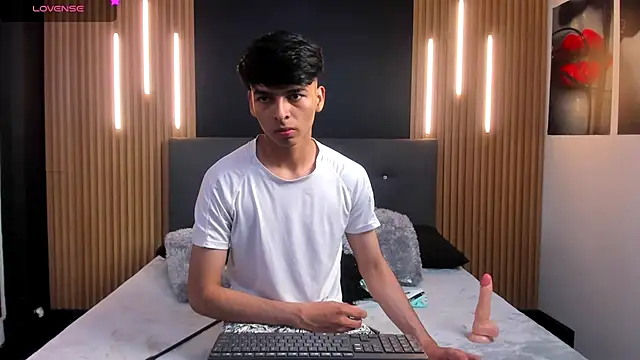 Snapshot of OnlyJos chatting on October 13, 2025, 6:20 pm OnlyJos online show from October 13, 2025, 6:20 pm