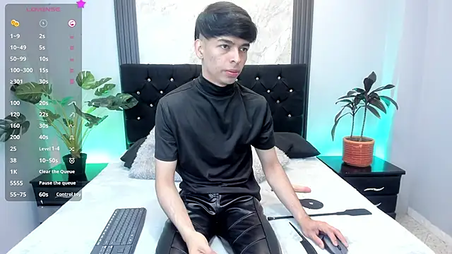 Snapshot of OnlyJos chatting on November 23, 2025, 1:10 pm OnlyJos online show from November 23, 2025, 1:10 pm