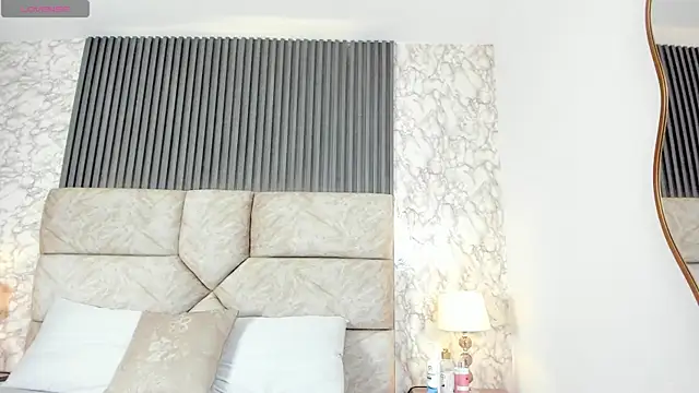 Miagomezx online show from October 9, 2025, 9:48 pm