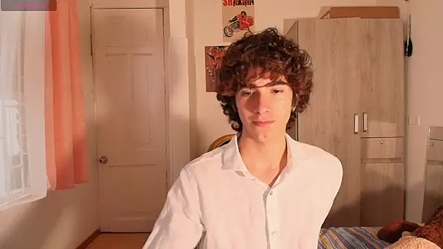 Nude Boy18 online show from November 23, 2025, 9:25 pm