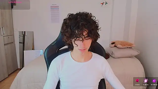 Nude Boy18 online show from February 13, 2026, 7:14 pm