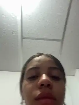 yumi hanna online show from March 16, 2026, 4:42 am