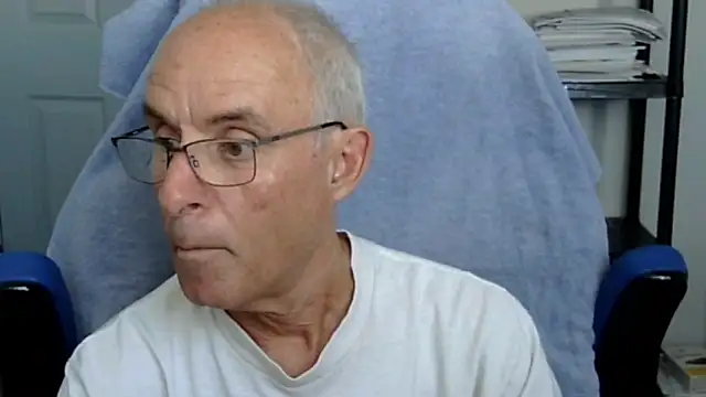 Snapshot of funone1999 chatting on October 24, 2025, 9:14 pm funone1999 online show from October 24, 2025, 9:14 pm