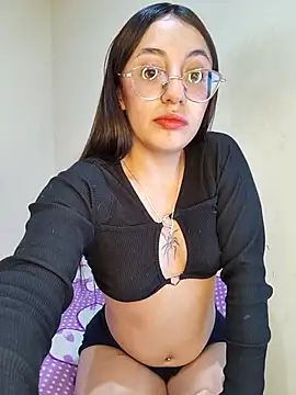 StefaniaFoxx  online show from April 28, 2026, 6:40 am